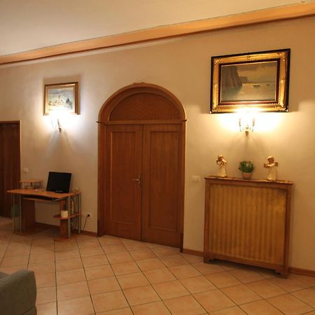 Eurotravel Bed And Car Hotel Ластра а Синя Екстериор снимка