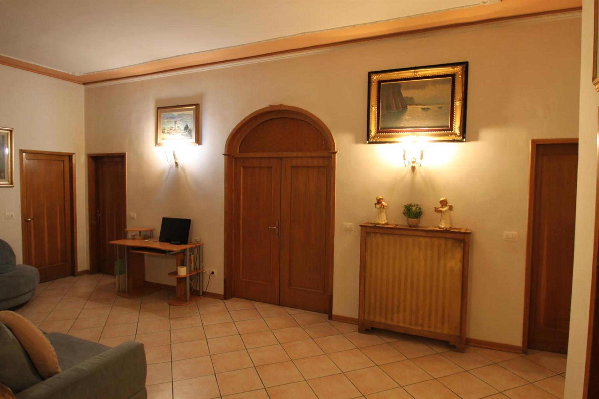 Eurotravel Bed And Car Hotel Ластра а Синя Екстериор снимка