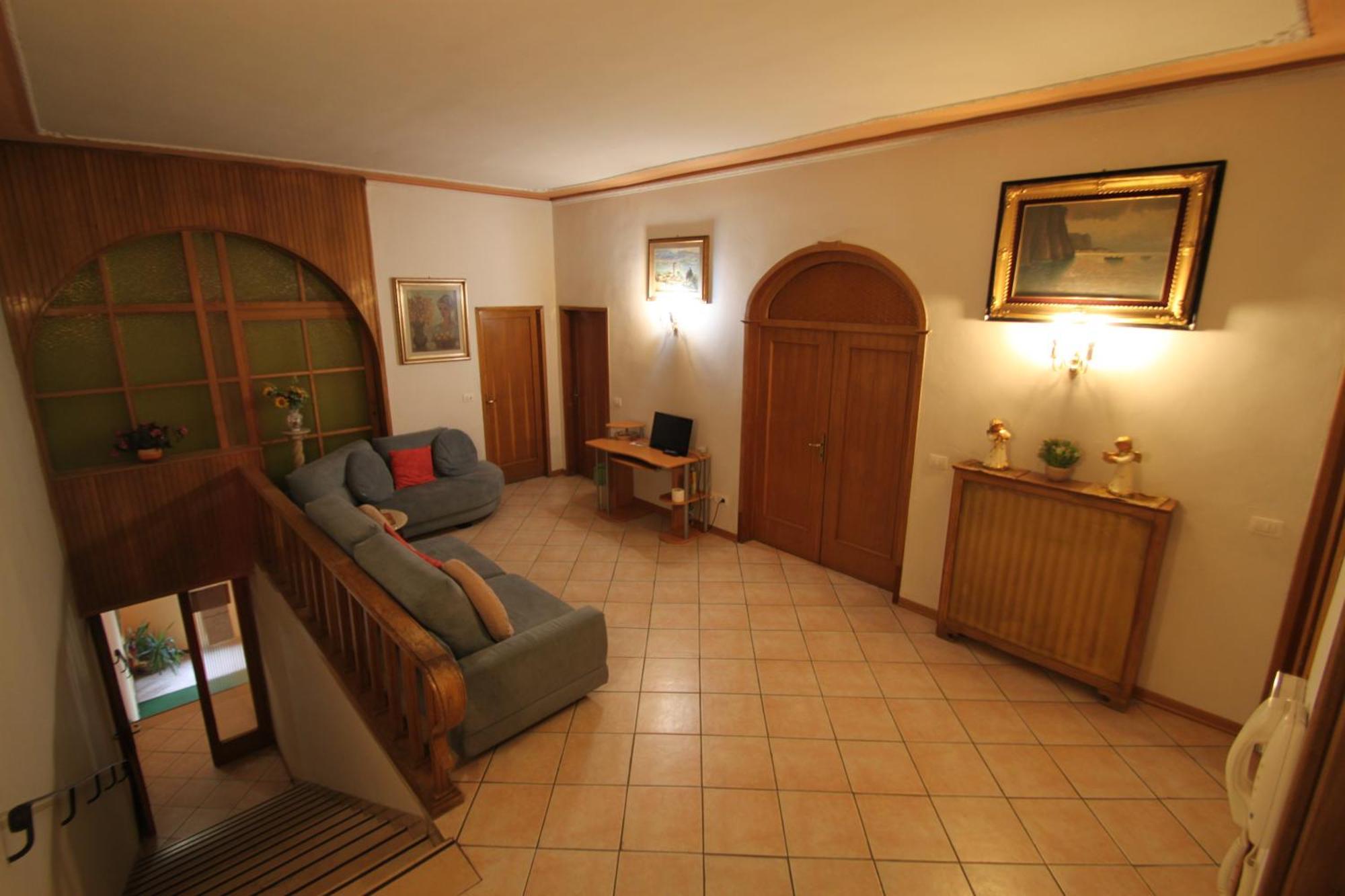 Eurotravel Bed And Car Hotel Ластра а Синя Екстериор снимка