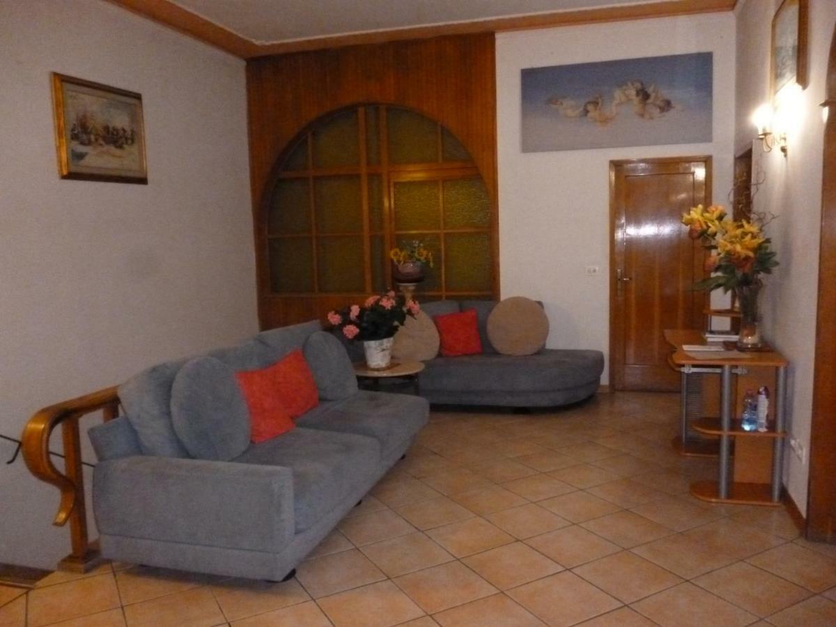 Eurotravel Bed And Car Hotel Ластра а Синя Екстериор снимка
